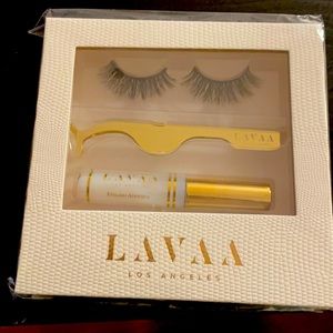 Lavaa Eyelashes with applicator tools